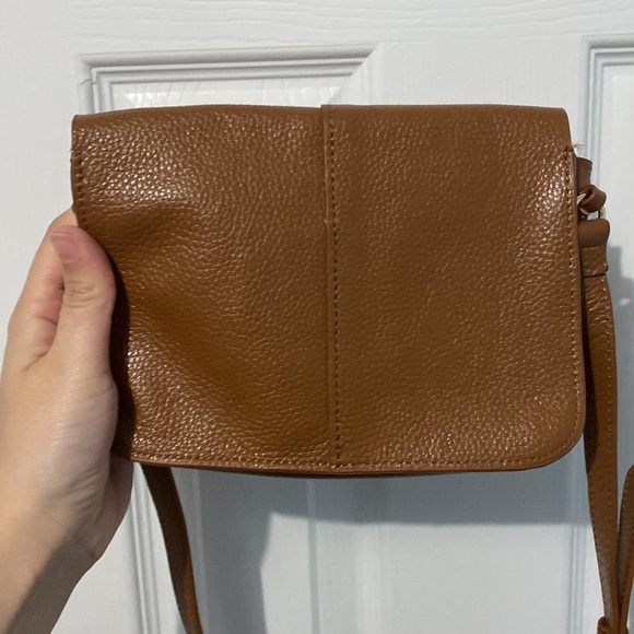 BTB  small brown Genuine  leather crossbody EUC - Picture 8 of 9